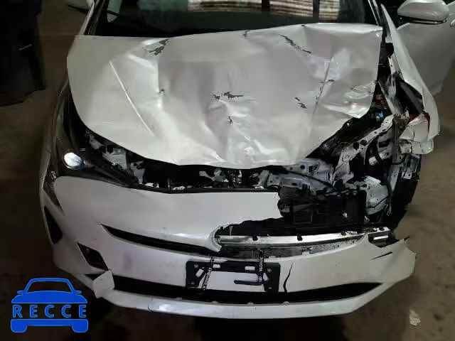 2016 TOYOTA PRIUS JTDKARFU9G3005338 зображення 6