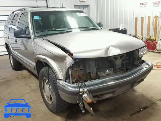 1998 CHEVROLET BLAZER 1GNDT13W8W2233871 image 0