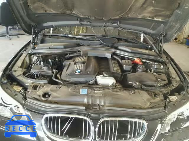 2009 BMW 528I WBANU53579C119042 Bild 6