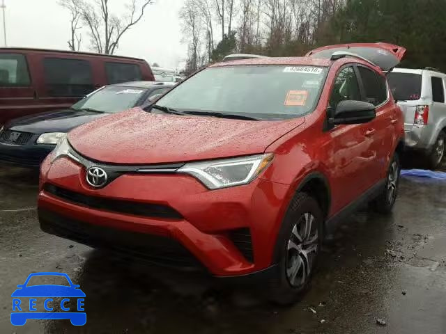 2016 TOYOTA RAV4 LE JTMZFREV6GJ079290 Bild 1