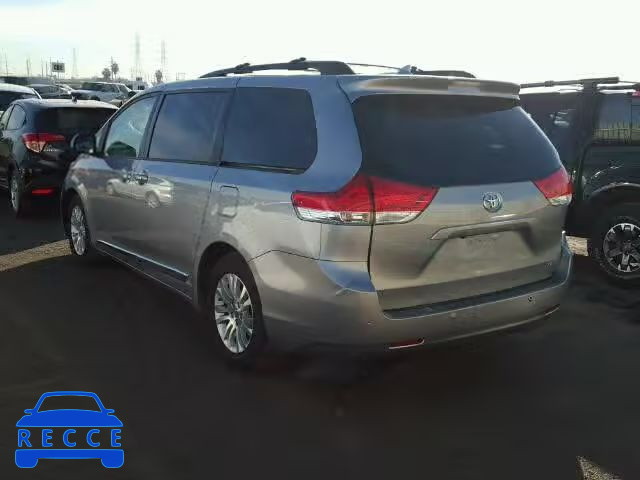 2013 TOYOTA SIENNA XLE 5TDYK3DC2DS309524 зображення 2