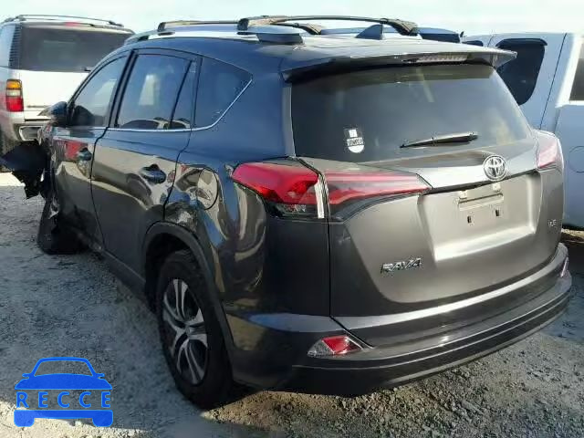 2016 TOYOTA RAV4 LE JTMZFREV9GJ079963 Bild 2