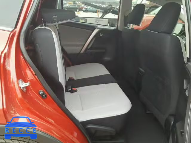 2016 TOYOTA RAV4 XLE JTMWFREV5GJ086959 Bild 5