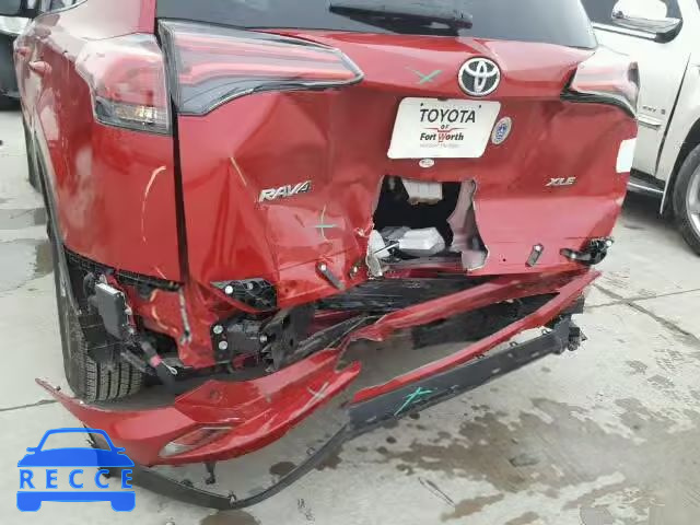 2016 TOYOTA RAV4 XLE JTMWFREV5GJ086959 Bild 8