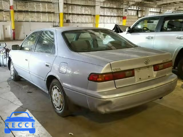 1998 TOYOTA CAMRY CE/L JT2BG22K6W0139694 Bild 2