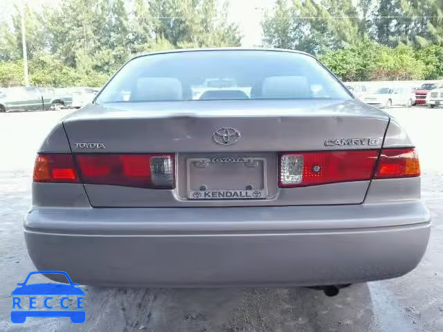 2001 TOYOTA CAMRY CE/L 4T1BG22K61U070462 image 9