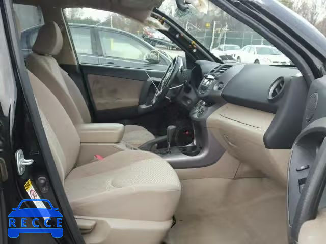 2007 TOYOTA RAV4 LTD JTMBK31V776012944 image 4