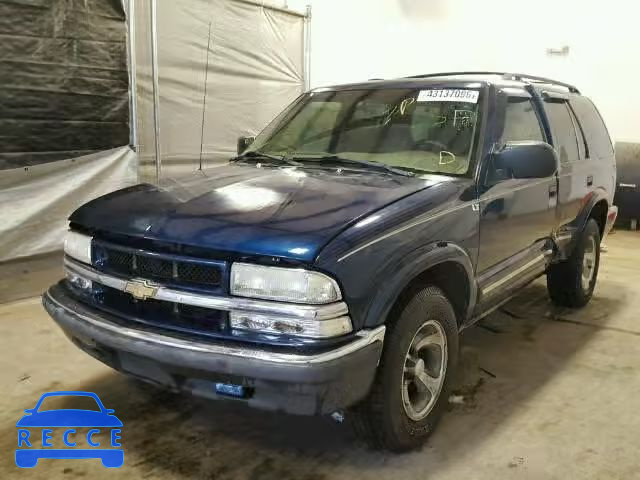 2000 CHEVROLET BLAZER 1GNCS13W7Y2372858 image 1