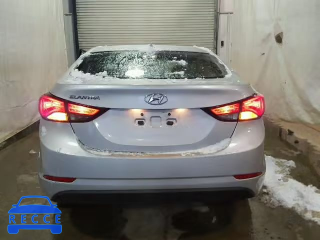 2016 HYUNDAI ELANTRA SE 5NPDH4AEXGH767881 зображення 9