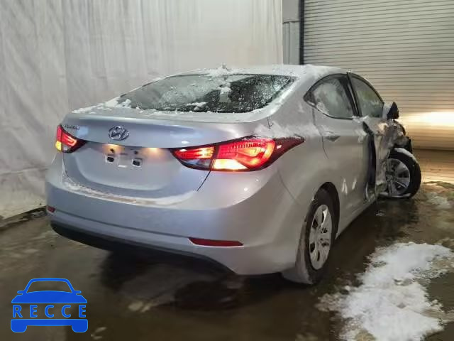 2016 HYUNDAI ELANTRA SE 5NPDH4AEXGH767881 image 3