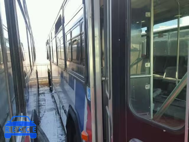 2001 GILLIG TRANSIT BU 15GCD211711110715 Bild 3