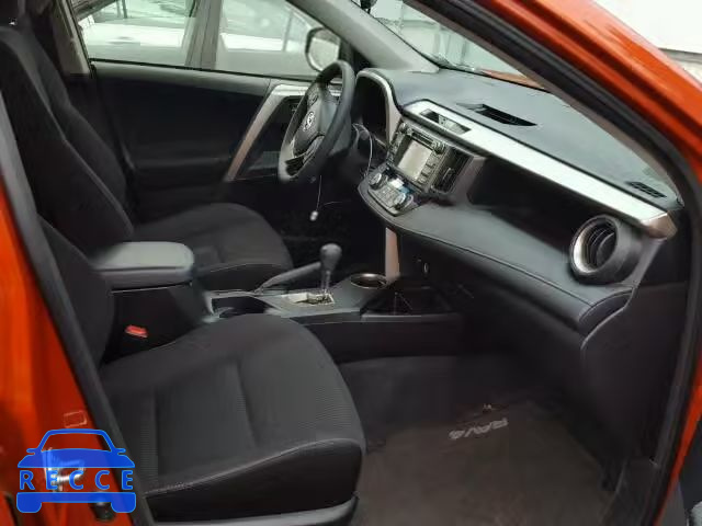 2015 TOYOTA RAV4 XLE JTMRFREV1FD127629 image 4