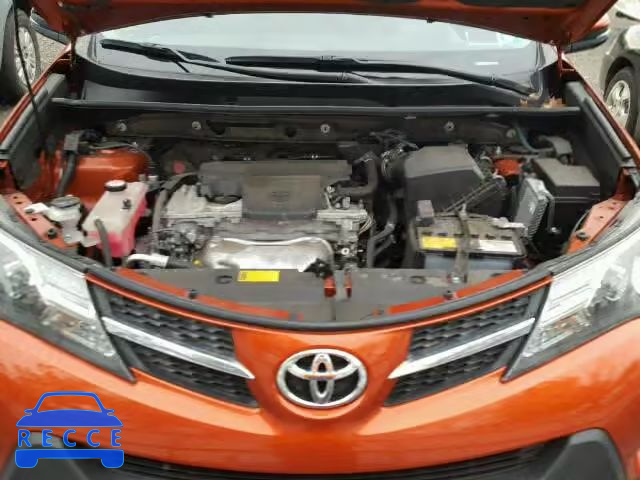 2015 TOYOTA RAV4 XLE JTMRFREV1FD127629 image 6