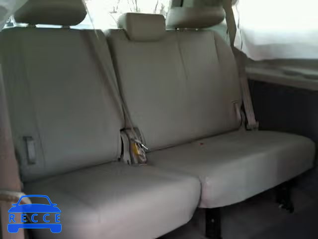 2011 TOYOTA SIENNA LE 5TDKK3DC6BS117400 image 9