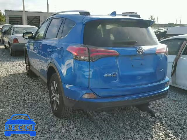 2016 TOYOTA RAV4 LE JTMZFREV4GJ072970 зображення 2