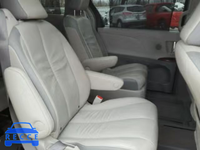 2011 TOYOTA SIENNA XLE 5TDYK3DC4BS018875 зображення 5