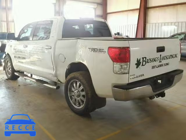 2010 TOYOTA TUNDRA CREWMAX 5TFEY5F15AX095630 Bild 2