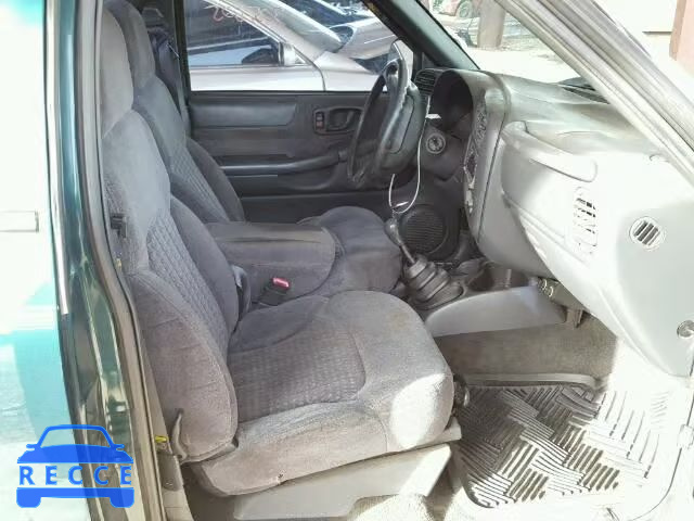 1998 CHEVROLET S10 1GCCS1441W8167536 image 4