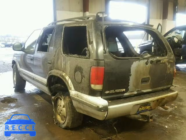 1997 CHEVROLET BLAZER 1GNDT13W5V2250352 image 2