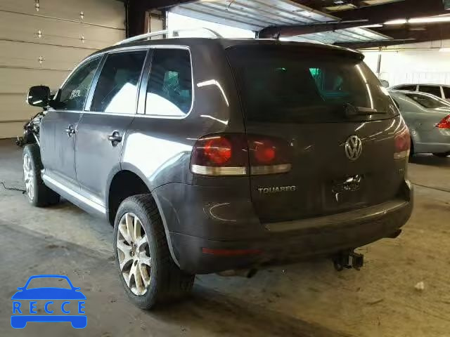 2010 VOLKSWAGEN TOUAREG TD WVGFK7A91AD004042 Bild 2