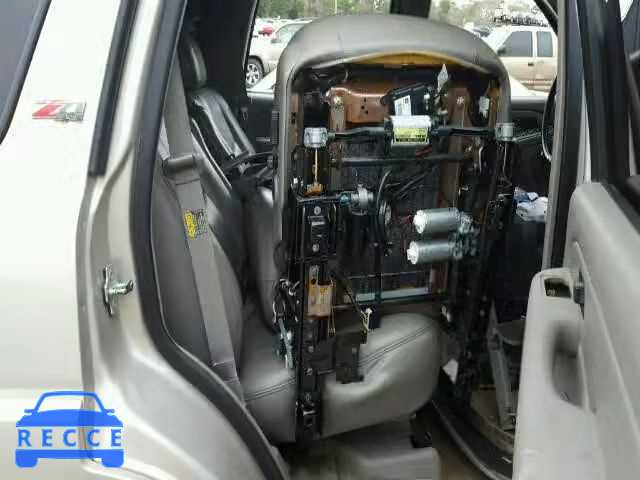 2005 CHEVROLET TAHOE K150 1GNEK13T35R206144 image 5