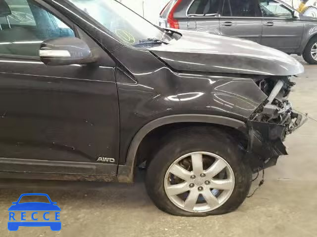 2013 KIA SORENTO LX 5XYKTDA22DG327992 image 9