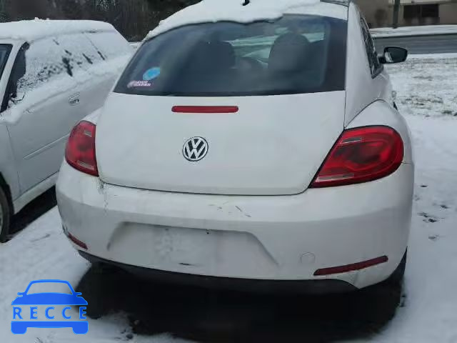 2013 VOLKSWAGEN BEETLE 3VWJP7AT0DM608926 зображення 9