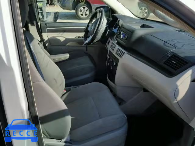 2009 VOLKSWAGEN ROUTAN SE 2V8HW34179R501643 image 4