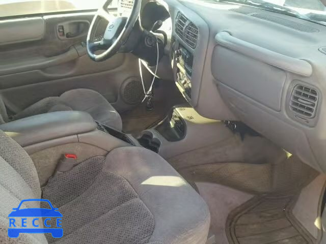 2001 CHEVROLET BLAZER 1GNDT13W912190344 image 4