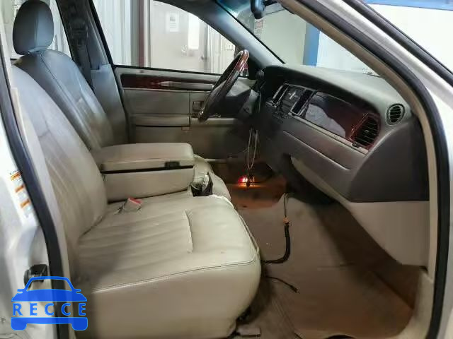 2003 LINCOLN TOWN CAR S 1LNHM82W53Y644098 зображення 4