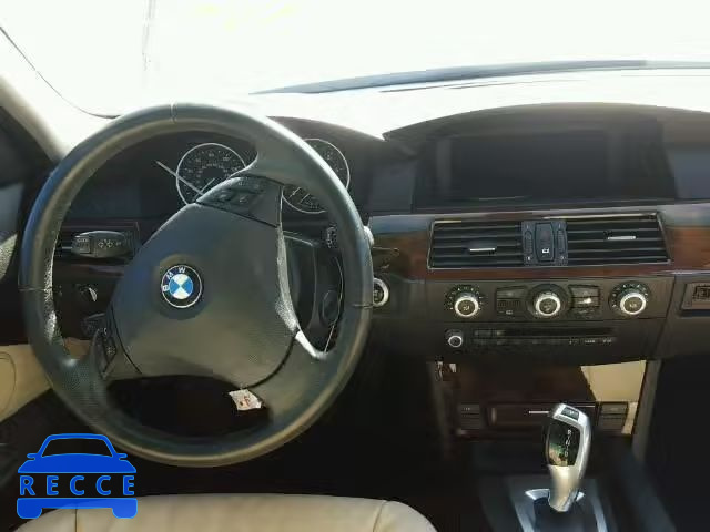 2010 BMW 528I WBANU5C52AC129918 Bild 8