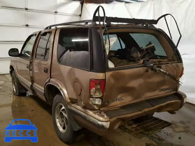 1996 CHEVROLET BLAZER 1GNDT13W2TK222134 Bild 2