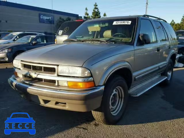 2001 CHEVROLET BLAZER 1GNCS13W212118030 Bild 1