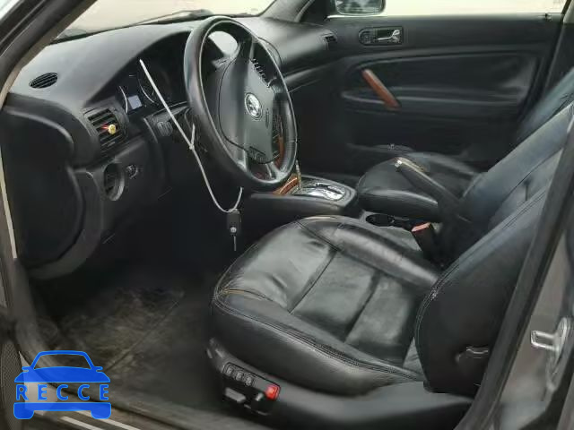 2002 VOLKSWAGEN PASSAT GLX WVWRH63B12P361750 image 9