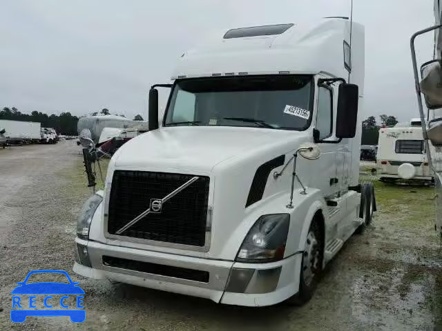 2010 VOLVO VNL 4V4NC9TG9AN275546 Bild 1