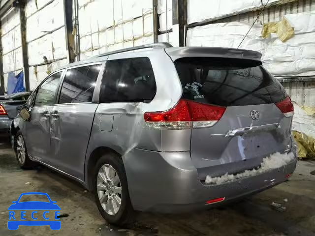 2011 TOYOTA SIENNA XLE 5TDDK3DC1BS001871 Bild 2