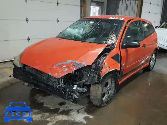 2000 FORD FOCUS ZX3 3FAFP3138YR125944 image 1