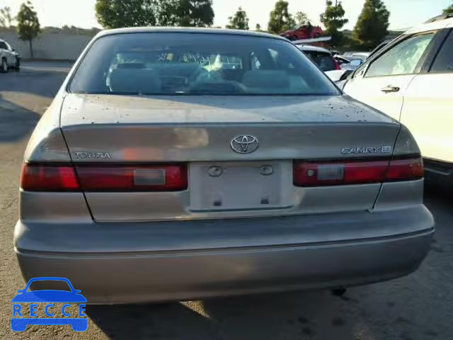 1999 TOYOTA CAMRY LE/X JT2BG28K5X0365797 image 9