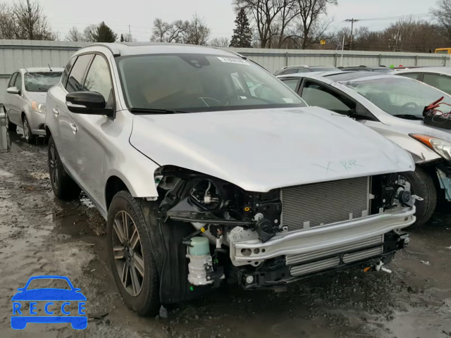 2017 VOLVO XC60 T5 YV440MRR1H2115262 Bild 0