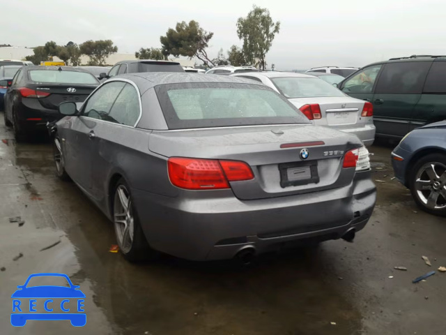 2011 BMW 335 IS WBADX1C50BE570187 Bild 2