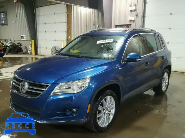 2010 VOLKSWAGEN TIGUAN SE WVGBV7AXXAW004002 Bild 1