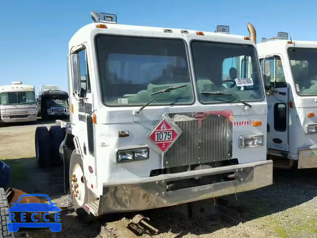 2001 PETERBILT 320 1NPZH07XX1D713459 Bild 0