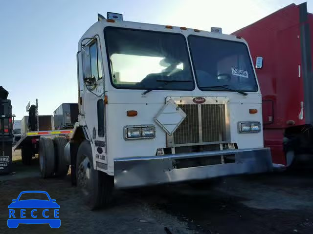 2001 PETERBILT 320 1NPZH07X61D713460 Bild 0