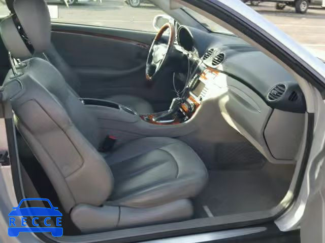 2009 MERCEDES-BENZ CLK 550 WDBTK72G89T101176 image 4