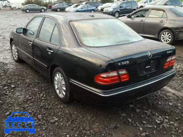 2000 MERCEDES-BENZ E 320 4MAT WDBJF82J5YX029521 Bild 2