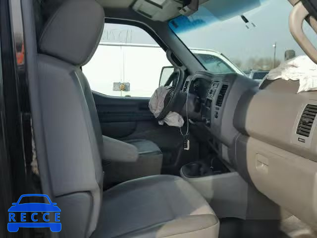 2015 NISSAN NV 2500 1N6AF0KX8FN806125 image 4