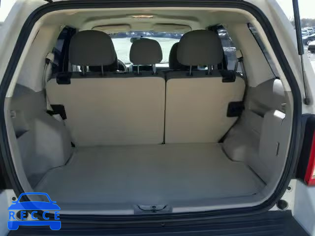 2010 MAZDA TRIBUTE I 4F2CY0C76AKM02318 image 8