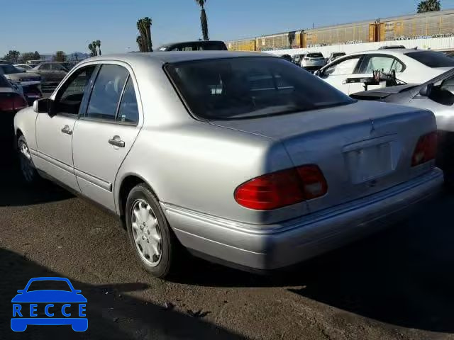 1998 MERCEDES-BENZ E 320 4MAT WDBJF82F1WX002051 image 2