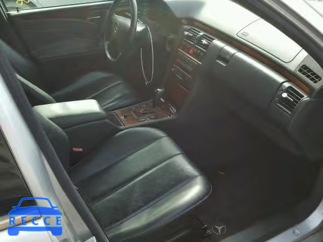 2001 MERCEDES-BENZ E 320 4MAT WDBJH82JX1X061378 image 4