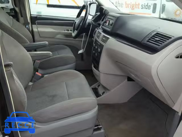 2011 VOLKSWAGEN ROUTAN S 2V4RW4DGXBR717346 image 4